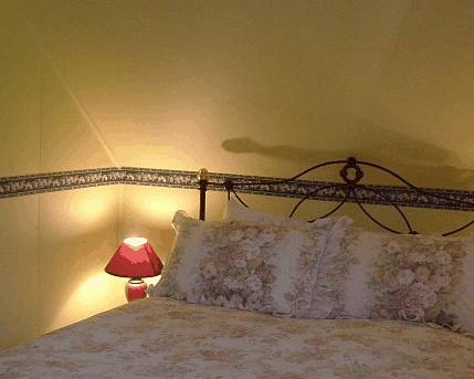 Hamilton Old School House Cottages - Rent Accommodation 0
