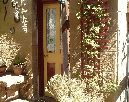 Hamilton Old School House Cottages - Rent Accommodation 3