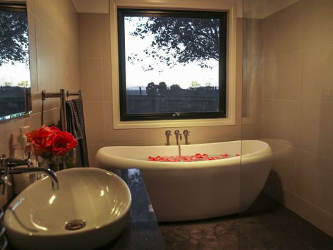 Ballachulish Farm Stay - Rent Accommodation 0