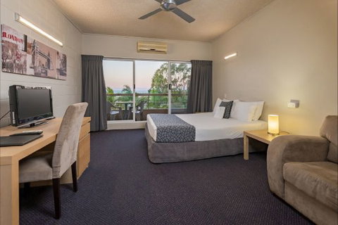 Camelot Motel And Licenced Restaurant - Rent Accommodation 3