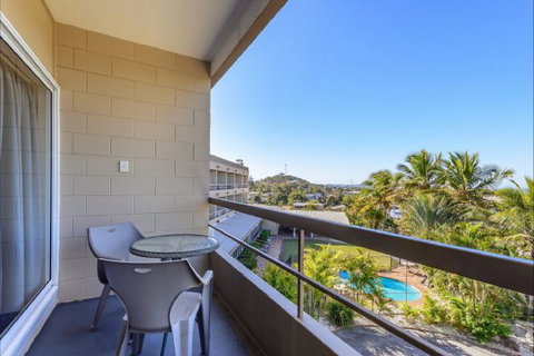 Camelot Motel And Licenced Restaurant - Rent Accommodation 5