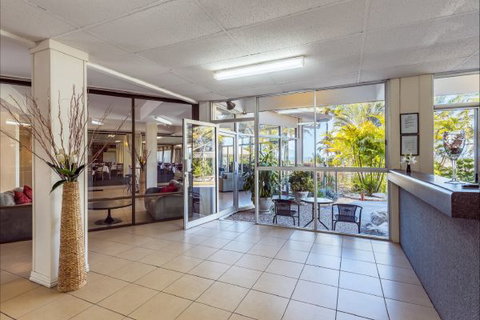 Camelot Motel And Licenced Restaurant - Rent Accommodation 9
