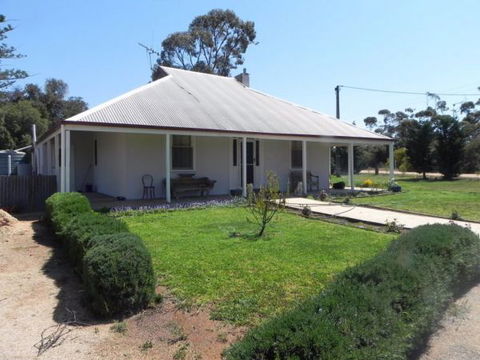 Great Grandpa Henry Retreat - Rent Accommodation 0