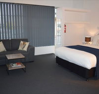 Penguin Seaside Motel - Rent Accommodation