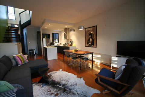 Two Five Zero / Richmond - Rent Accommodation 1