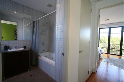 Two Five Zero / Richmond - Rent Accommodation 7