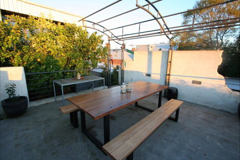 Two Five Zero / Richmond - Rent Accommodation 9