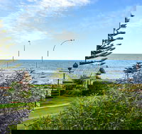 Ariadne - A Hop Skip and a Jump to the Beach with Sea Views - Rent Accommodation