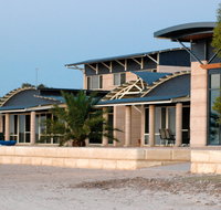 Baird Bay Ocean Eco Apartments - Rent Accommodation