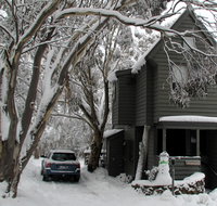 Wallace's - Crystal Creek Chalet 1 - Rent Accommodation