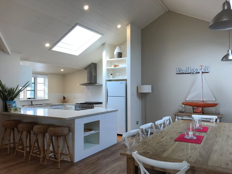The Caledonian Inn - Rent Accommodation 1