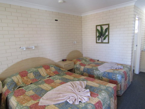 Manilla Motel - Rent Accommodation 1