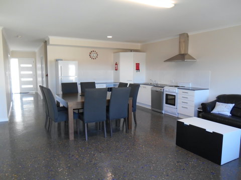 Red Door Retreat - Rent Accommodation 1