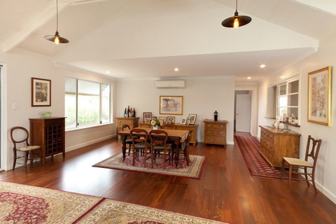 Great Southern Outback Tours & Accommodation - Rent Accommodation 3