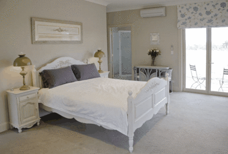 Myan Breezes Guesthouse - Rent Accommodation