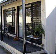 Courtside Cottage Bed and Breakfast - Rent Accommodation