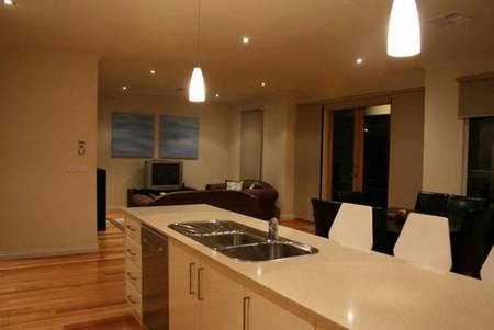 Boutique Stays - Waters Edge - Rent Accommodation 4