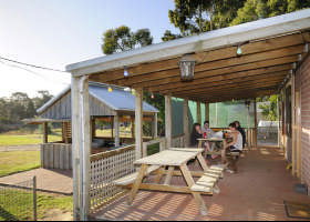 Stratford On The River Tourist Park - Rent Accommodation 1