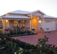 Sussex on Willis Cove Bed and Breakfast - Rent Accommodation