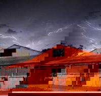 Red Dirt Photographic Gallery - Rent Accommodation
