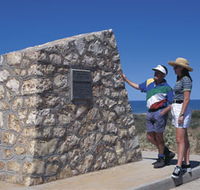 Potshot Monument - Rent Accommodation