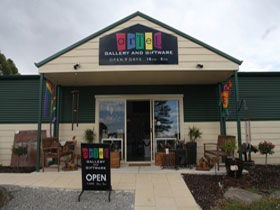 Artel Gallery And Giftware - Rent Accommodation 0