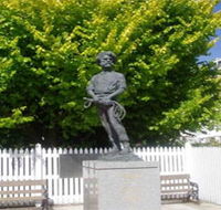 Alexander Cameron Statue - Rent Accommodation