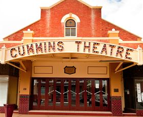 Merredin Cummins Theatre - Rent Accommodation 1