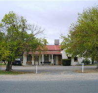 Round Hill Hotel - Rent Accommodation