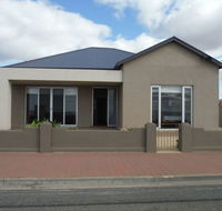 Stansbury Beach House - Rent Accommodation