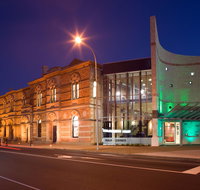 The Riddoch  Main Corner Complex - Rent Accommodation