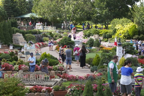 Cockington Green Gardens - Rent Accommodation 1