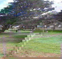 Old Cemetery Kingscote - Rent Accommodation