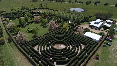 High Country Maze - Rent Accommodation 0