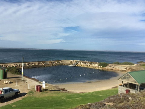 Kingscote Tidal Pool - Rent Accommodation 0