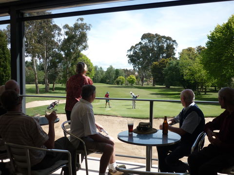 Queanbeyan Golf Club - Rent Accommodation 0