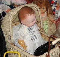Little Darlings Doll Museum and Coffee Shop - Rent Accommodation