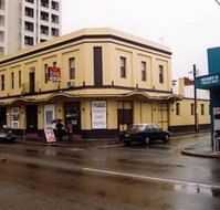 Lord Raglan Hotel - Rent Accommodation