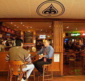 Aces Bar and Bistro - Rent Accommodation