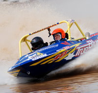 V8 Superboats - Rent Accommodation