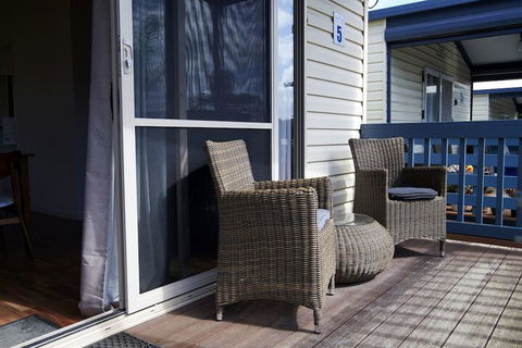 Amaroo Holiday Park - Rent Accommodation 4