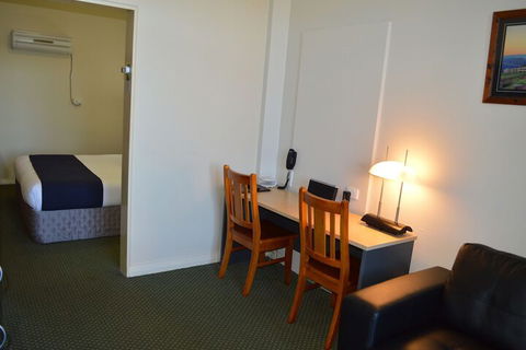 Taree Motor Inn - Rent Accommodation 6