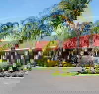 Pines Country Club Motor Inn - Rent Accommodation