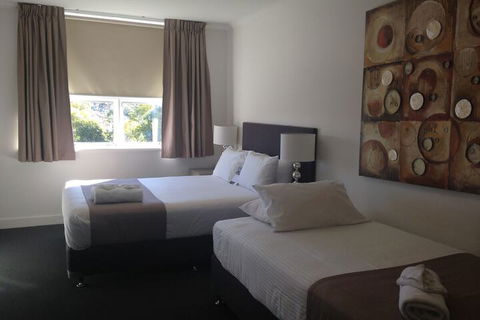 Hotel Gracelands - Rent Accommodation 3