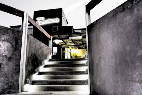 Hotel Gracelands - Rent Accommodation 1