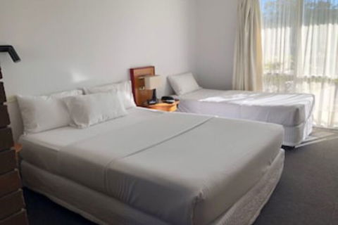 Matador Motor Inn - Rent Accommodation 0