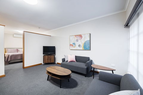 Adelaide Inn - Rent Accommodation 1