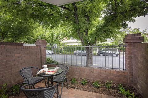 Adelaide Inn - Rent Accommodation 4