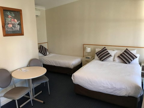 Orange Motor Lodge - Rent Accommodation 2