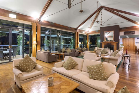 Oaks Cypress Lakes Resort - Rent Accommodation 1